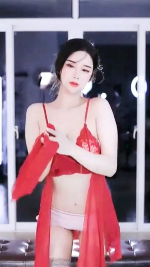 CC小恩雅私人订制，征服无数网友的女神